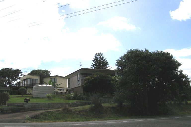 Photo of property in 13 Alison Road, Surfdale, Waiheke Island, 1081