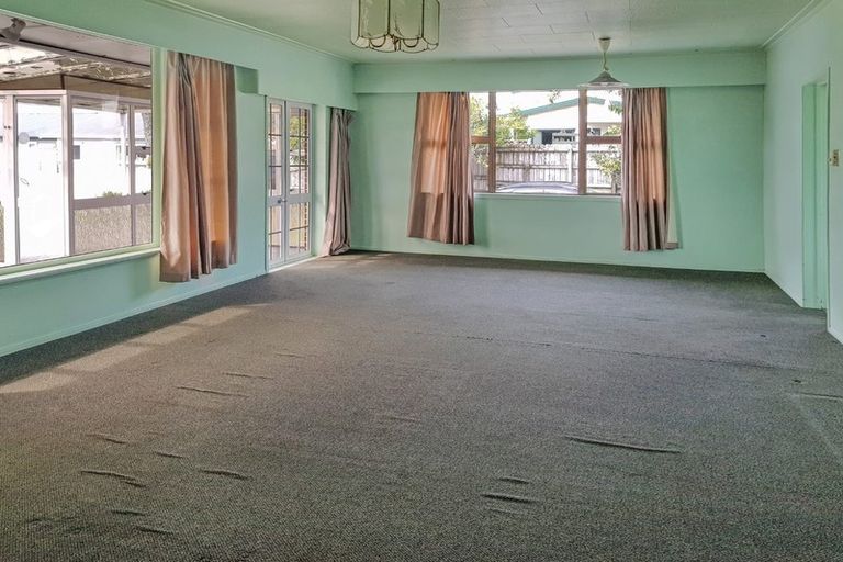 Photo of property in 23 Evans Road, Glen Eden, Auckland, 0602