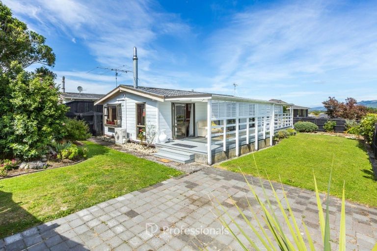 Photo of property in 2/23 Roband Crescent, Brown Owl, Upper Hutt, 5018