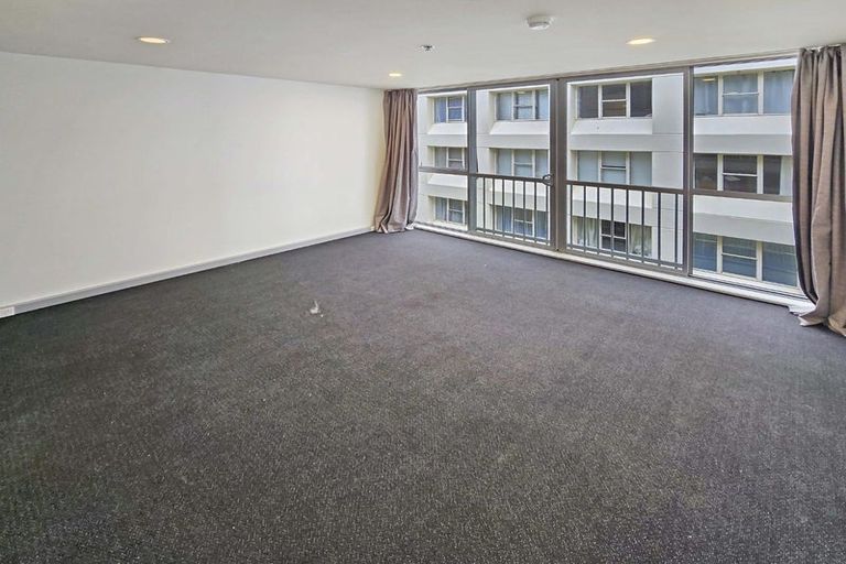 Photo of property in Terrace Heights Apartments, 2/163p The Terrace, Wellington Central, Wellington, 6011