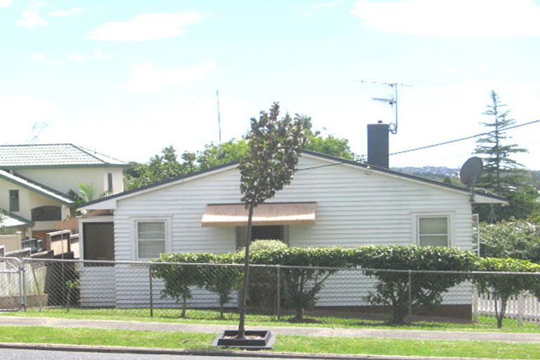 Photo of property in 19a Raleigh Road, Northcote, Auckland, 0627