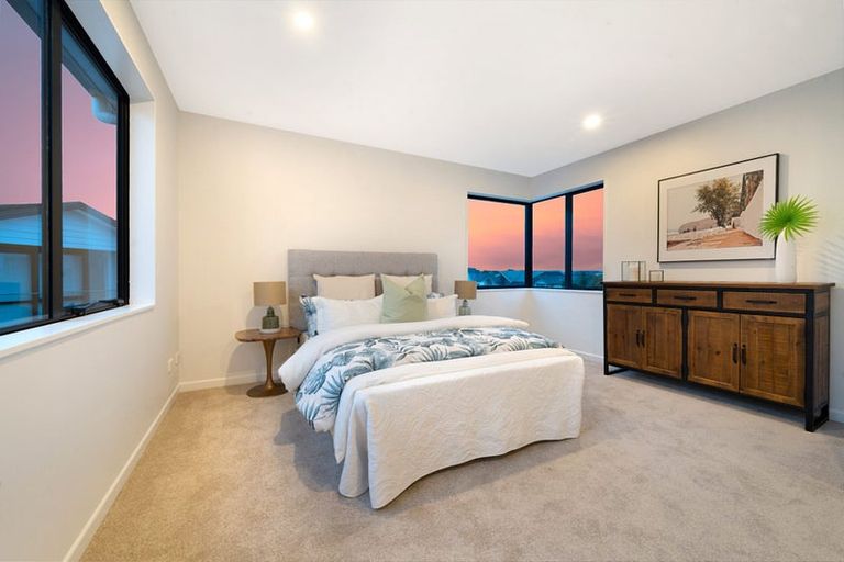 Photo of property in 150 Hobsonville Road, Hobsonville, Auckland, 0618
