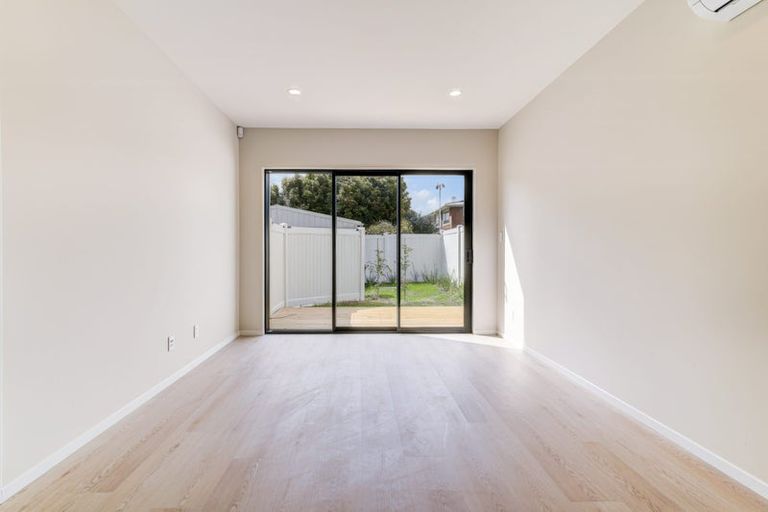 Photo of property in 40 Allington Road, Massey, Auckland, 0614