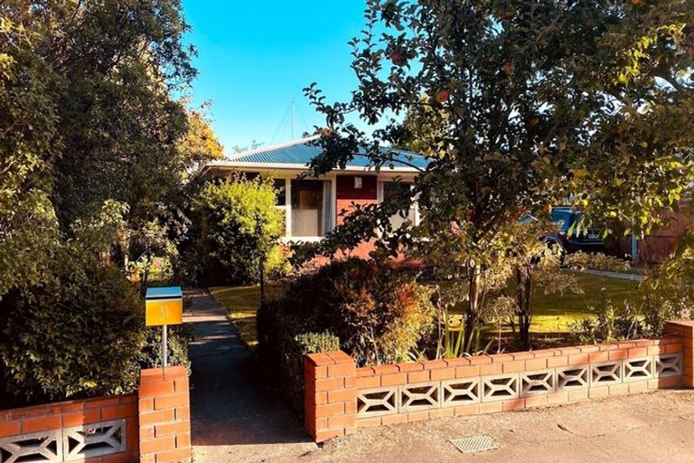 Photo of property in 31 Hurunui Street, Cracroft, Christchurch, 8025