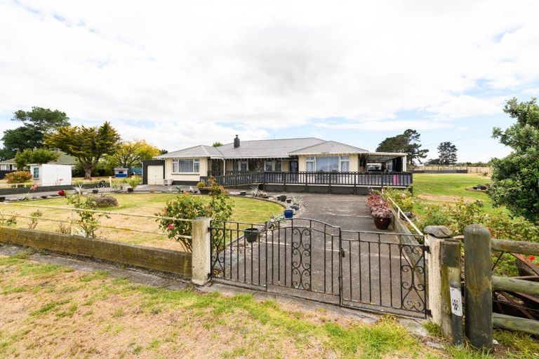 Photo of property in 15 Rangiotu Road, Himatangi, Palmerston North, 4477