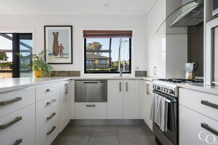 Photo of property in 48 Pitau Road, Mount Maunganui, 3116