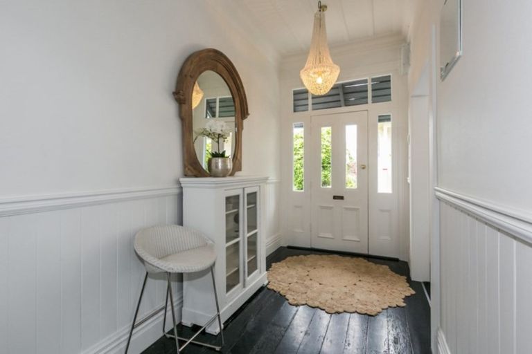 Photo of property in 159 Carlyle Street, Napier South, Napier, 4110