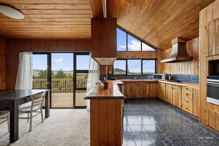 Photo of property in 37 Whaka Street, Maungaturoto, 0520