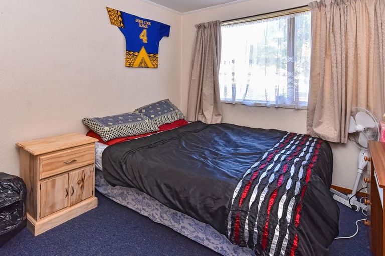 Photo of property in 4 Adel Place, Weymouth, Auckland, 2103
