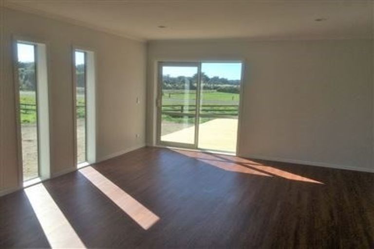 Photo of property in 34 Sims Road, Te Horo Beach, Otaki, 5581
