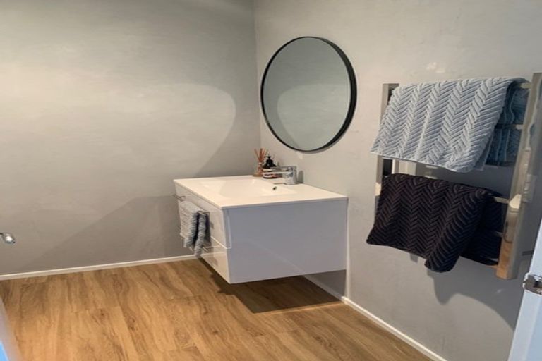 Photo of property in 2/19 Onslow Road, Khandallah, Wellington, 6035