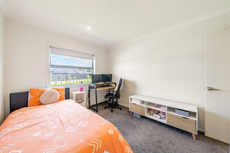 Photo of property in 24 Fenwick Crescent, Wallaceville, Upper Hutt, 5018