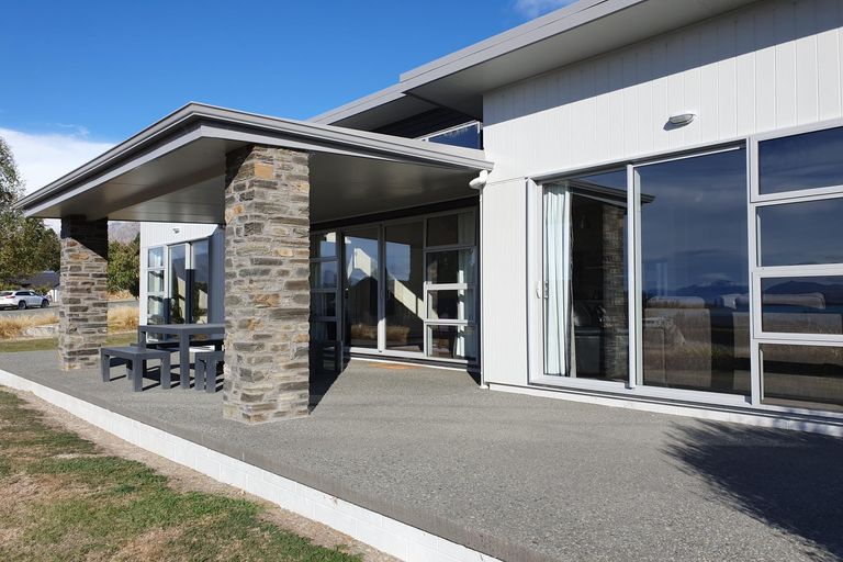 Photo of property in 12 Lochinver Avenue, Lake Tekapo, 7999