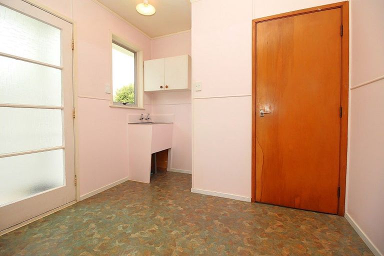 Photo of property in 104 Farquhar Road, Glendene, Auckland, 0602