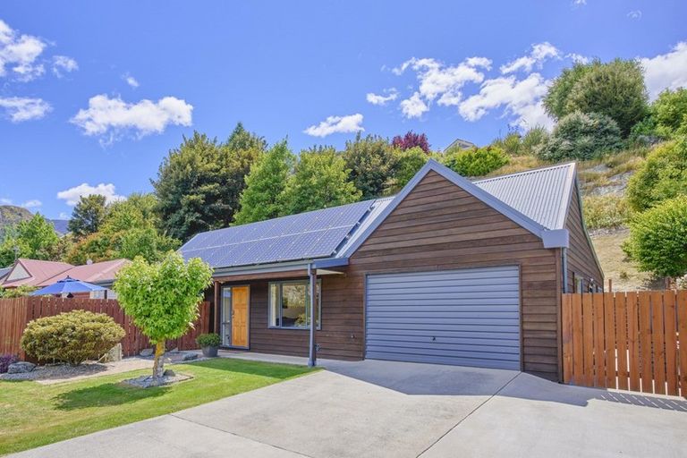 Photo of property in 41 Mcdonnell Road, Arrowtown, 9302