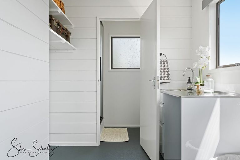 Photo of property in 4 Skelton Crescent, Paparoa, 0571