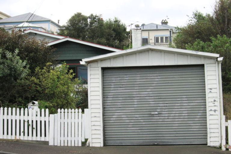 Photo of property in 4 Akatea Street, Berhampore, Wellington, 6023