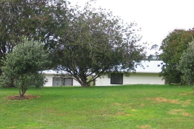 Photo of property in 6 Stillwater Crescent, Stillwater, Silverdale, 0993