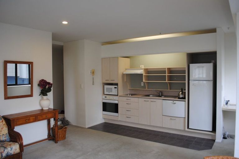Photo of property in St Peters Apartments, 3a/192 Willis Street, Te Aro, Wellington, 6011