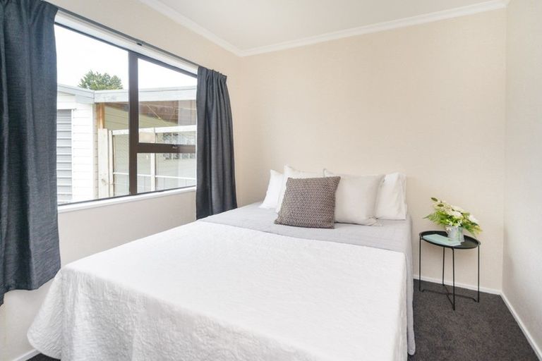 Photo of property in 19 Newton Place, Westbrook, Palmerston North, 4412