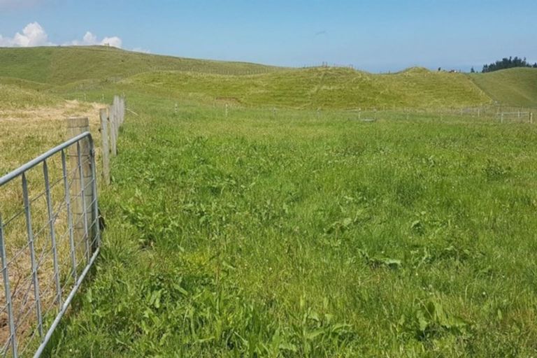 Photo of property in 610 Dover Road, Okato, New Plymouth, 4374