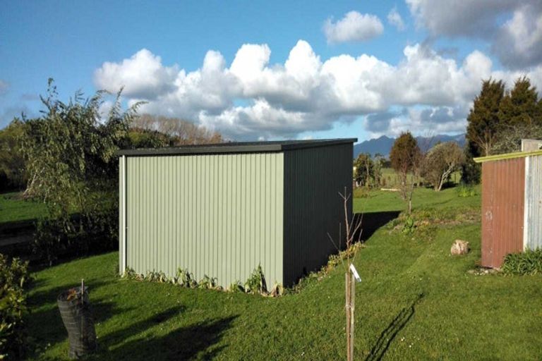 Photo of property in 143 Muhunoa Road East, Ohau, Levin, 5570