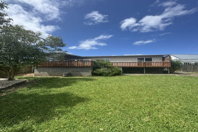 Photo of property in 92 Borich Road, Sunnyvale, Auckland, 0612