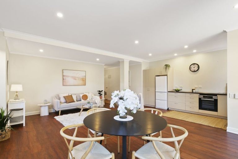 Photo of property in 1 Stowe Hill, Thorndon, Wellington, 6011