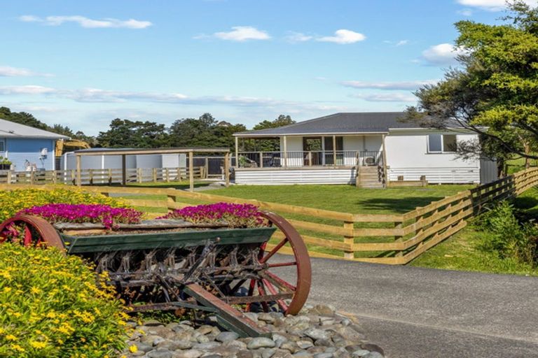 Photo of property in 972 Kahikatea Flat Road, Waitoki, 0871
