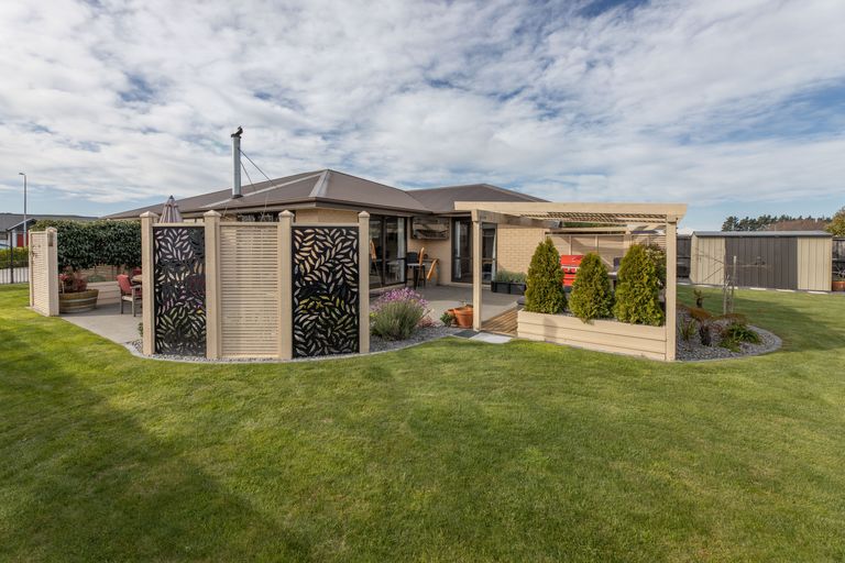 Photo of property in 6 Pemberton Drive, Amberley, 7410