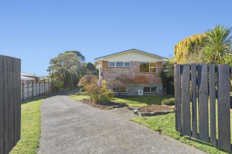 Photo of property in 15 Clifton Drive, Waitara, 4320