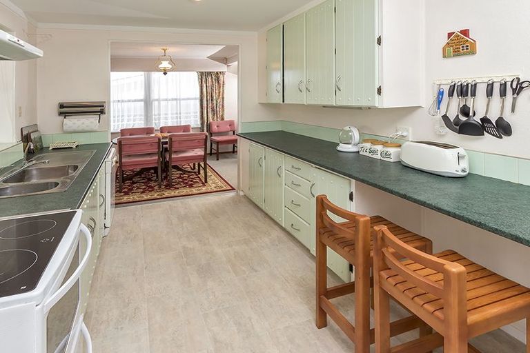 Photo of property in 40 Rodney Street, Howick, Auckland, 2014