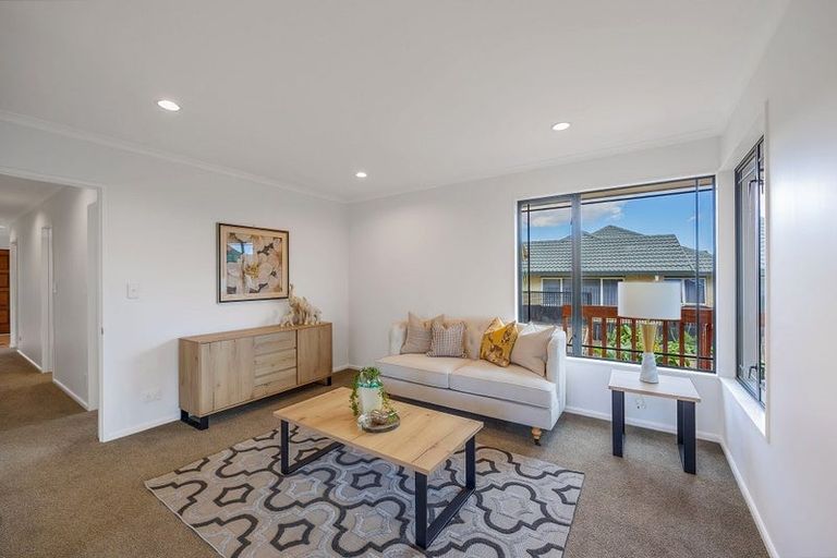 Photo of property in 10 Balbriggan Rise, Dannemora, Auckland, 2016