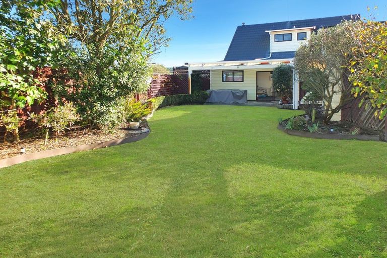 Photo of property in 38 Hennessy Street East, Foxton Beach, Foxton, 4815
