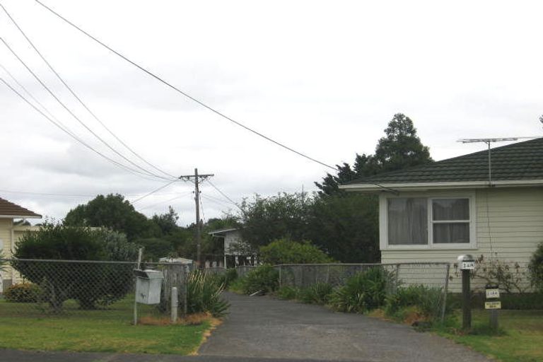 Photo of property in 2/248 Birkdale Road, Birkdale, Auckland, 0626