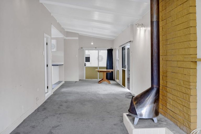 Photo of property in 64 Ngamotu Road, Spotswood, New Plymouth, 4310