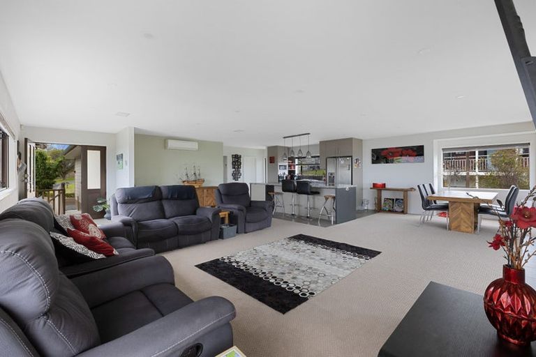 Photo of property in 10 Brampton Road, Snells Beach, 0920