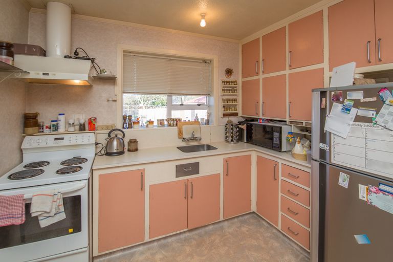 Photo of property in 4 Shaftesbury Street, Avonhead, Christchurch, 8042