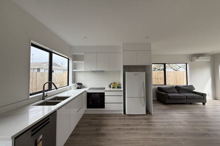 Photo of property in 13d John Walker Drive, Manurewa, Auckland, 2102