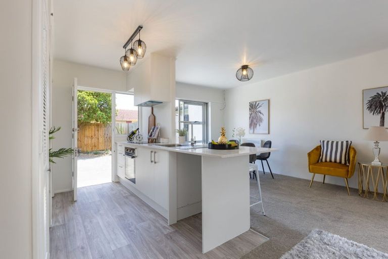 Photo of property in 463b Great South Road, Opaheke, Papakura, 2113