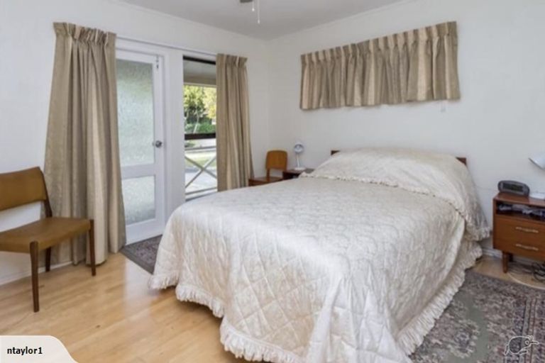 Photo of property in 6 Orinda Close, Botany Downs, Auckland, 2010