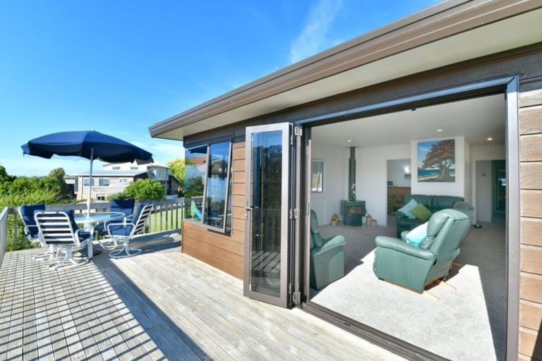 Photo of property in 1026 Whangaparaoa Road, Tindalls Beach, Whangaparaoa, 0930