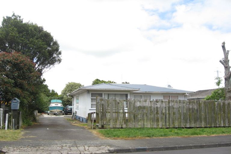 Photo of property in 42 Jupiter Street, Rosehill, Papakura, 2113