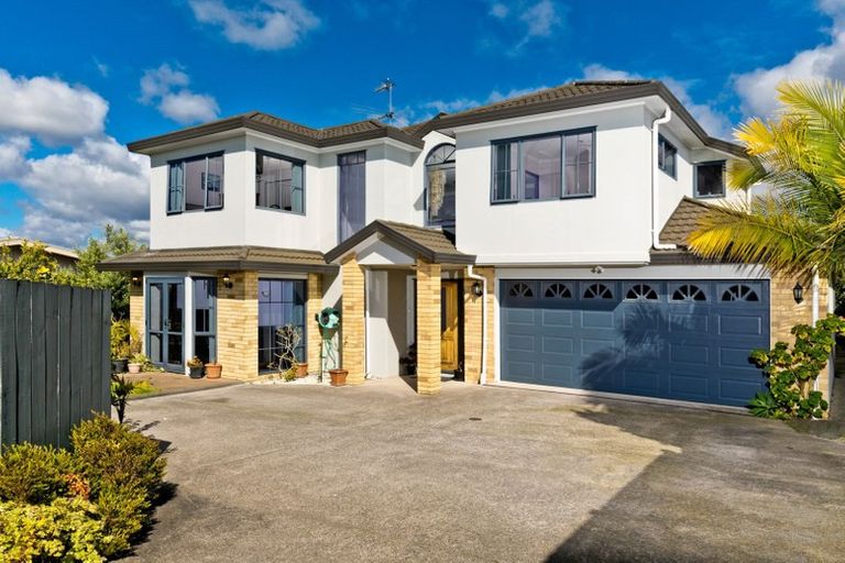 Photo of property in 5a Crompton Road, Massey, Auckland, 0614