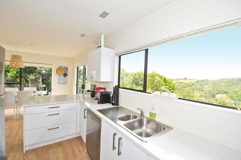 Photo of property in 3 Kendale Drive, Leigh, 0985