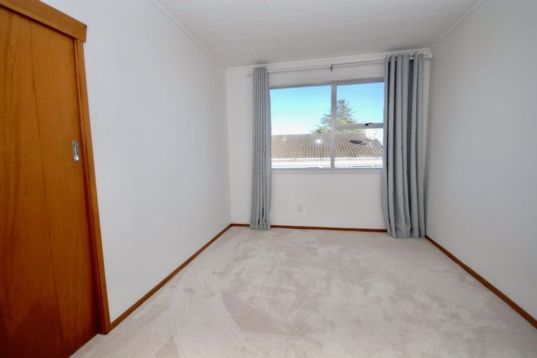 Photo of property in 84 Sycamore Drive, Sunnynook, Auckland, 0620