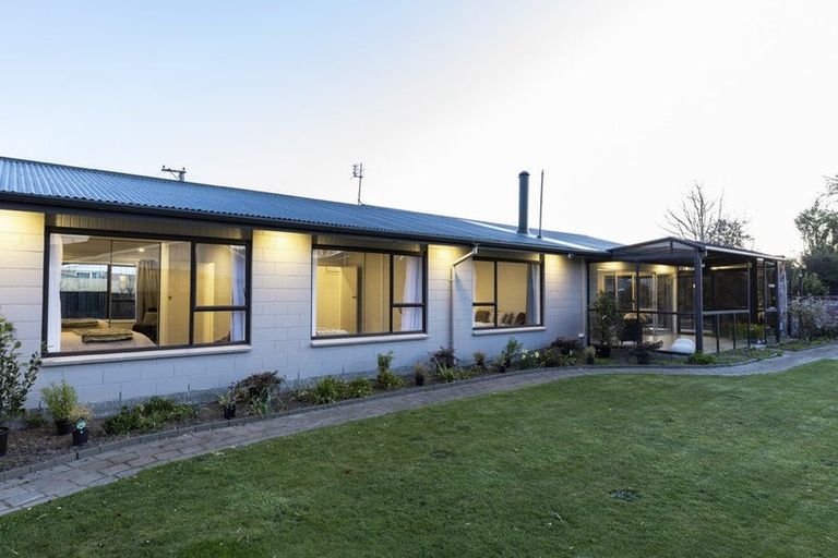 Photo of property in 10 Westerleigh Street, Bishopdale, Christchurch, 8053