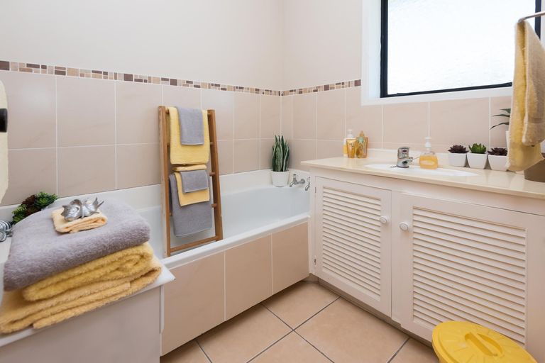 Photo of property in 14 Gwenand Place, Botany Downs, Auckland, 2010