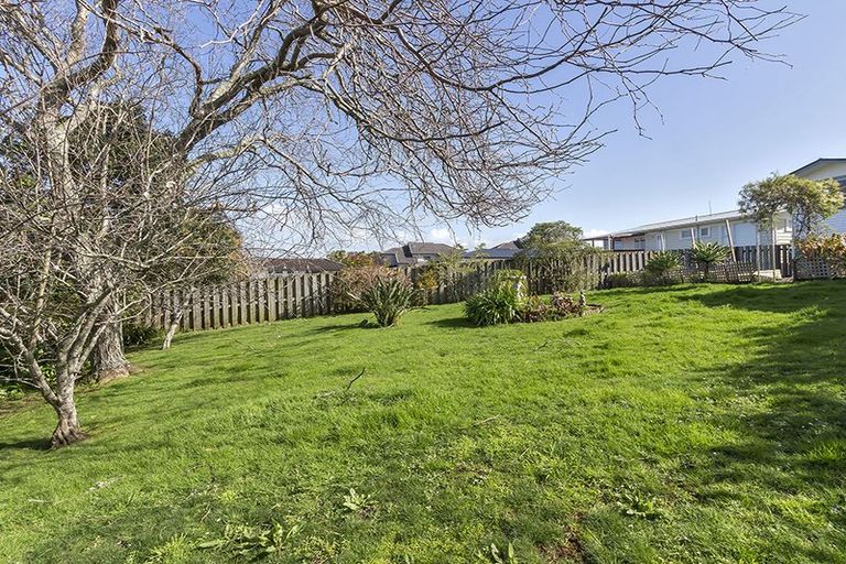 Photo of property in 40 Rodney Street, Howick, Auckland, 2014