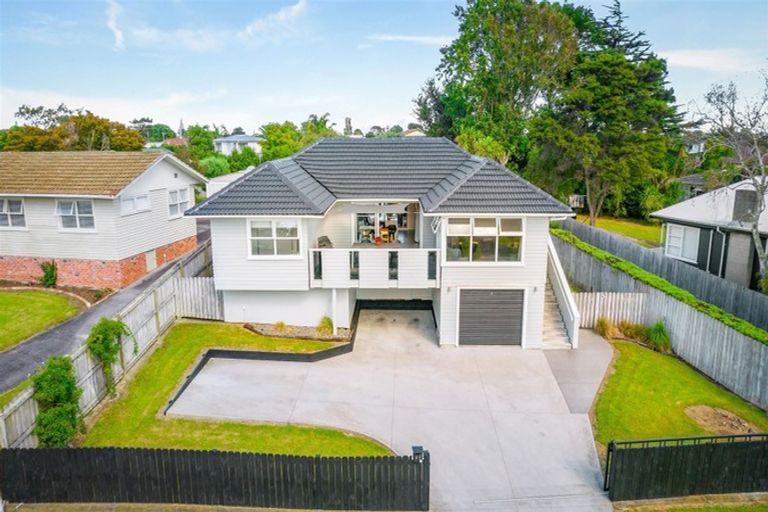 Photo of property in 27 Gill Avenue, Te Atatu Peninsula, Auckland, 0610